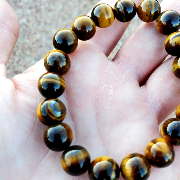 New Tiger Eye Beaded Stretch Bracelet. - Picture 8 of 16